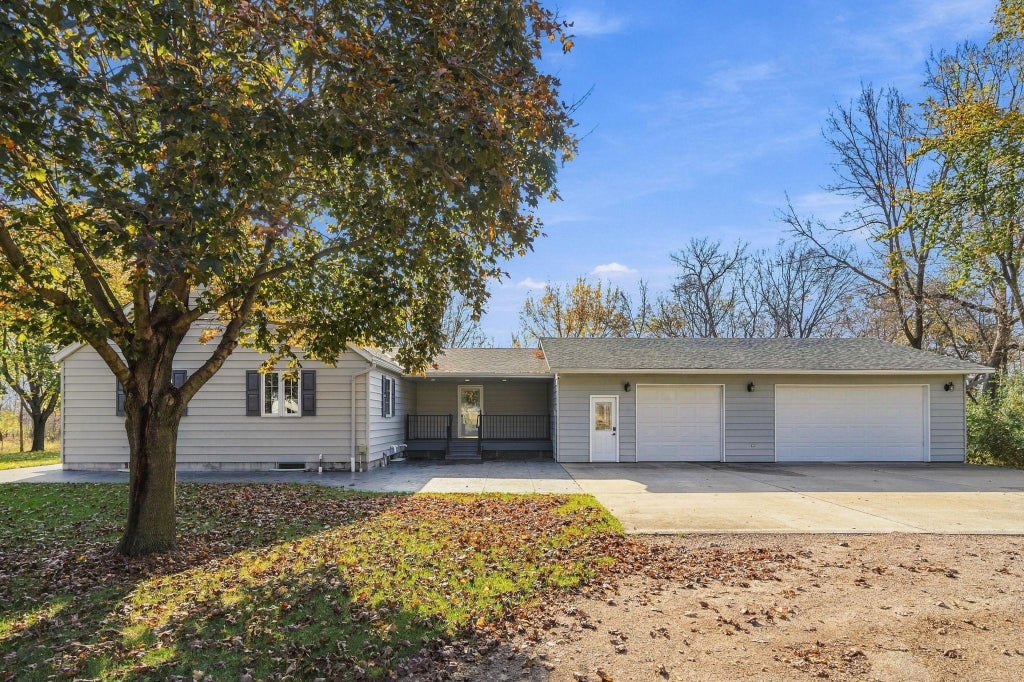 Photo of 1514 23rd Street, Glencoe, MN 55336 (MLS # 7165779)