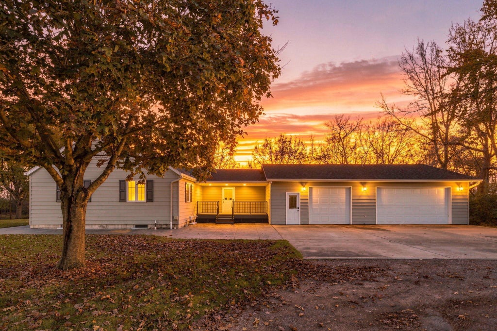 Photo of 1514 23rd Street, Glencoe, MN 55336 (MLS # 7165779)