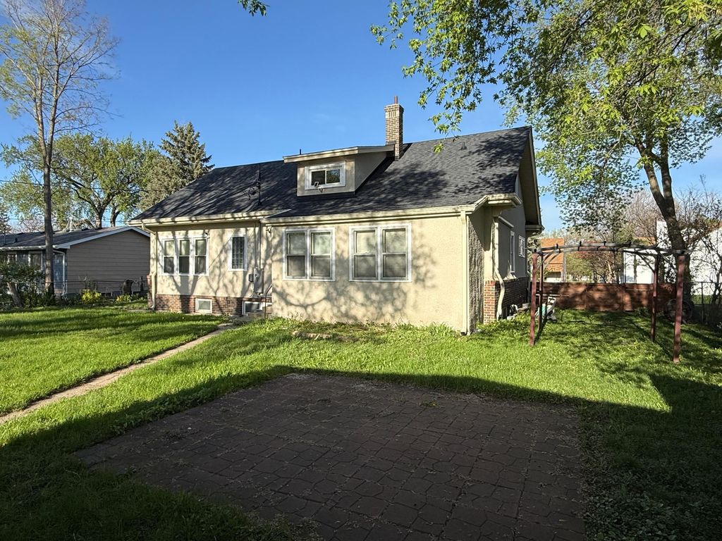 Photo of 903 Logan Avenue N, Minneapolis, MN 55411 (MLS # 7065519)