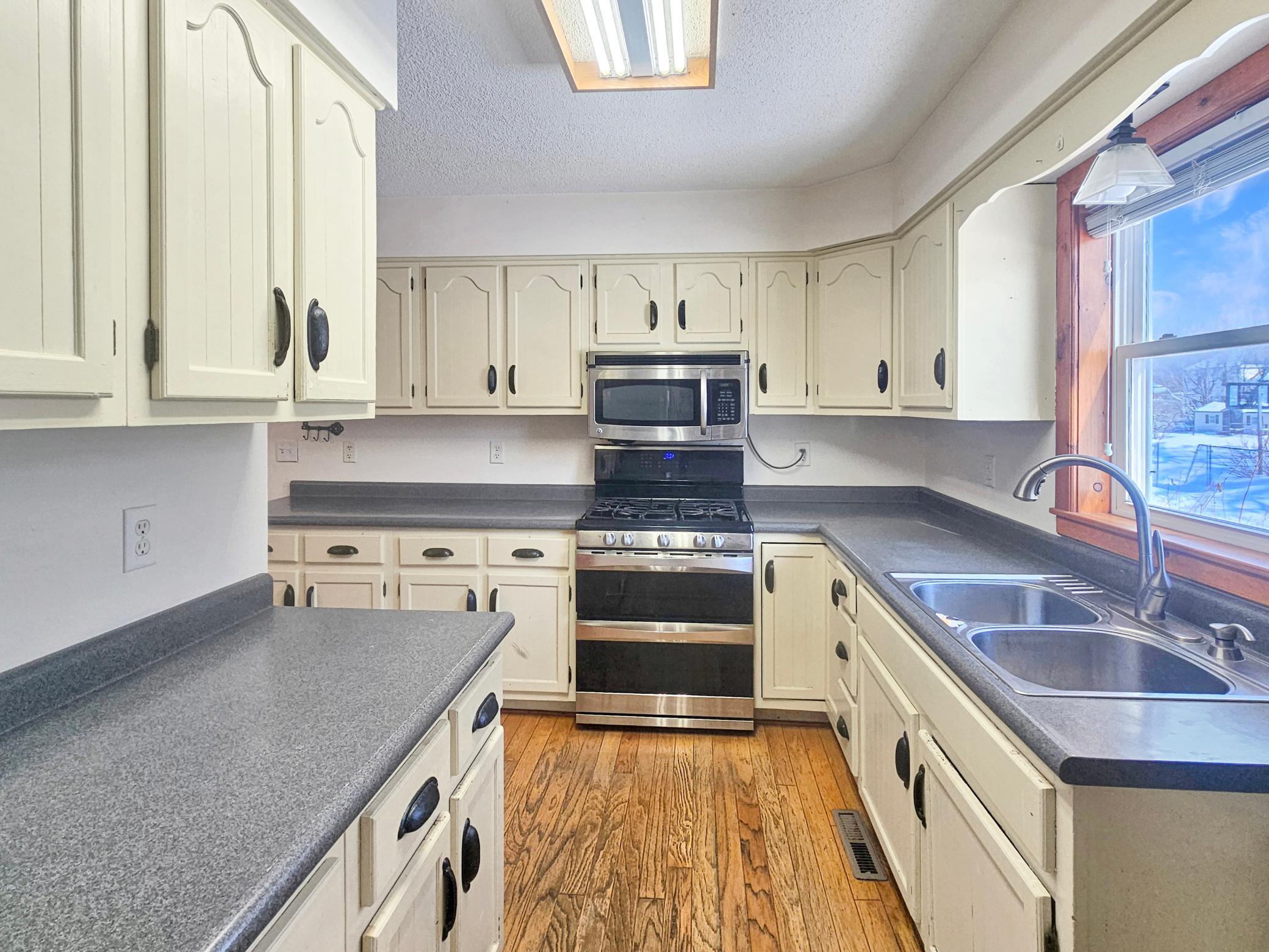 221 W Park Avenue