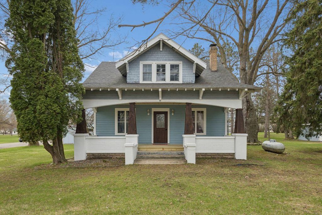 Photo of 114 E Elm Avenue, Upsala, MN 56384 (MLS # 7025300)