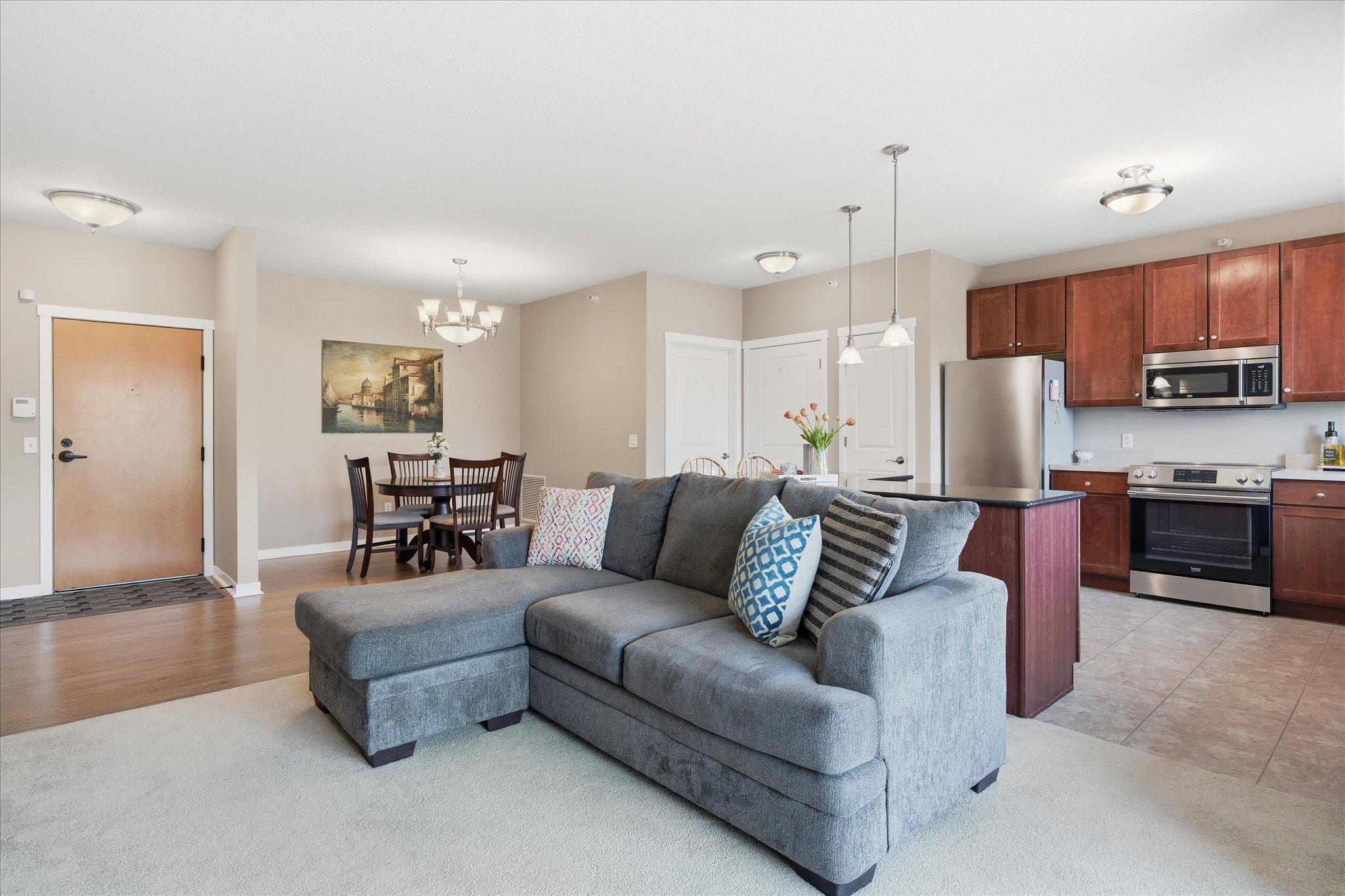 1070 Grandview Court NE 414