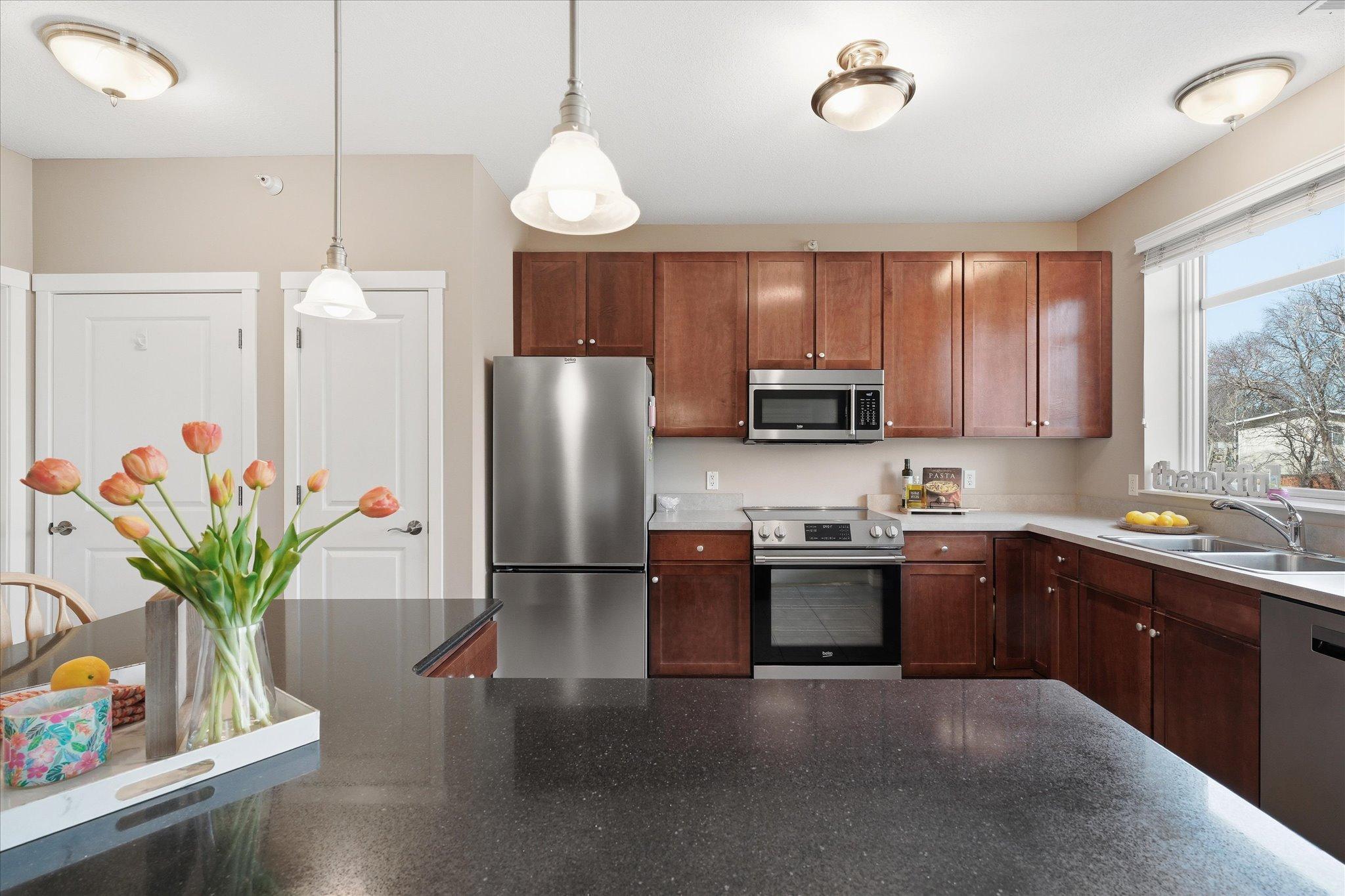 1070 Grandview Court NE 414