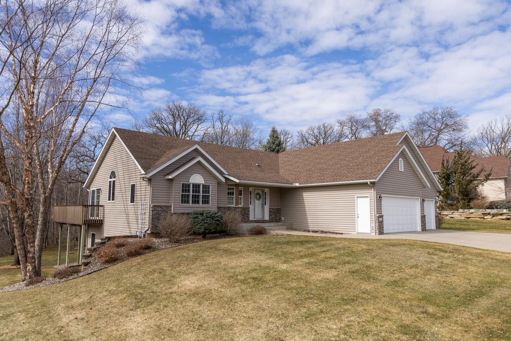 Photo of 4931 Scenic View Drive SW, Rochester, MN 55902 (MLS # 7037432)