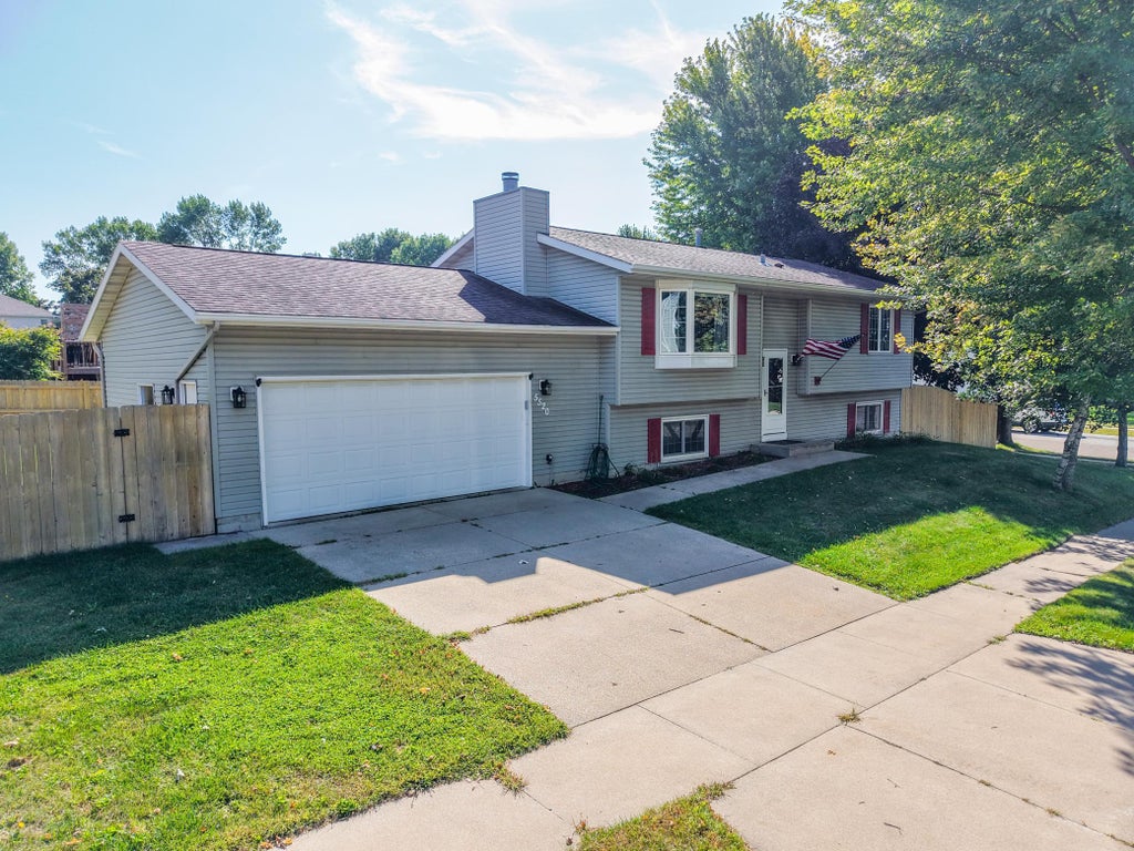 Photo of 5520 23rd Avenue NW, Rochester, MN 55901 (MLS # 7107803)