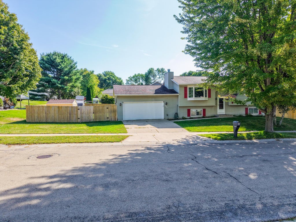 Photo of 5520 23rd Avenue NW, Rochester, MN 55901 (MLS # 7107803)