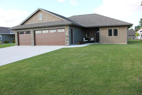 Photo of 173 Denver Avenue SE, Hutchinson, MN 55350 (MLS # 6790461)