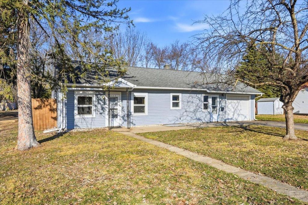 Photo of 735 N Montana Avenue, New Richmond, WI 54017 (MLS # 7041761)
