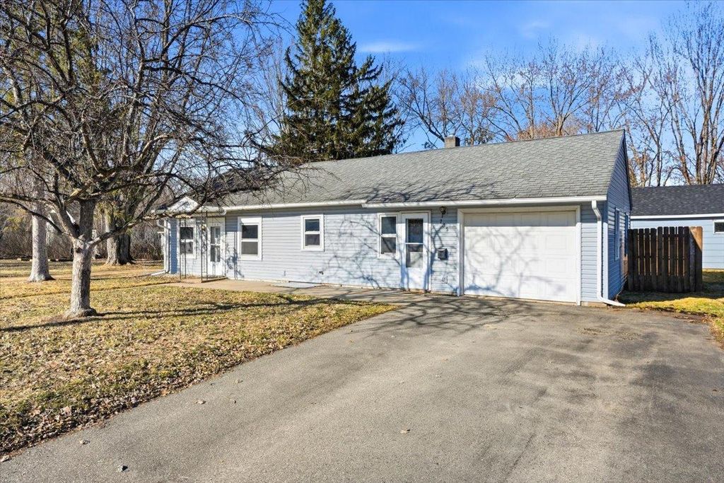 Photo of 735 N Montana Avenue, New Richmond, WI 54017 (MLS # 7041761)