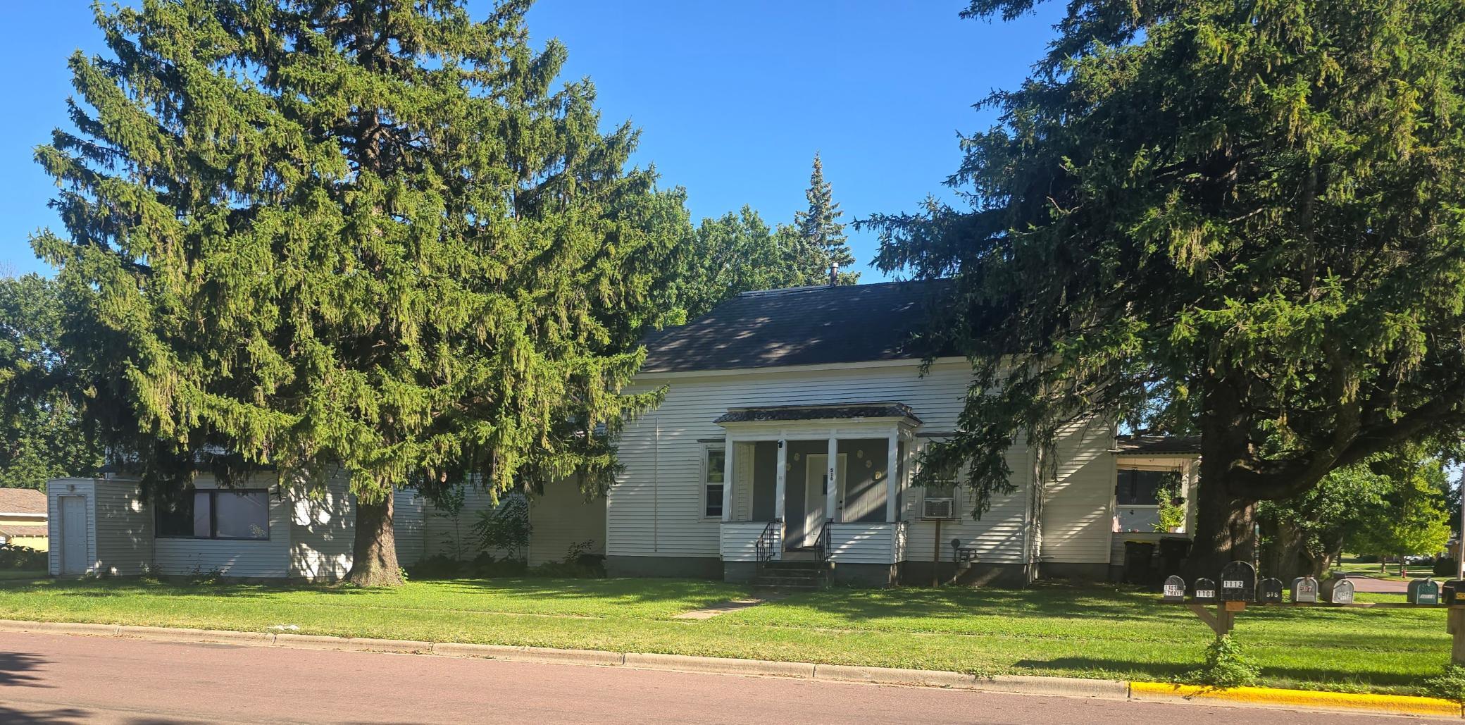 516 11th Street N - Photo 2