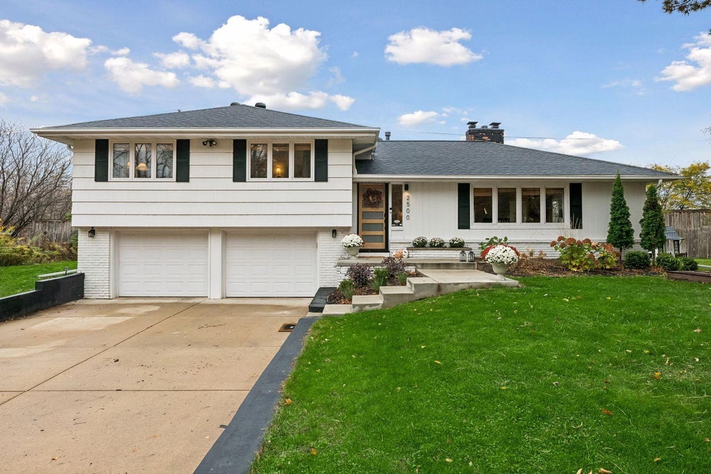 Photo of 2500 Winfield Avenue, Golden Valley, MN 55422 (MLS # 7163655)