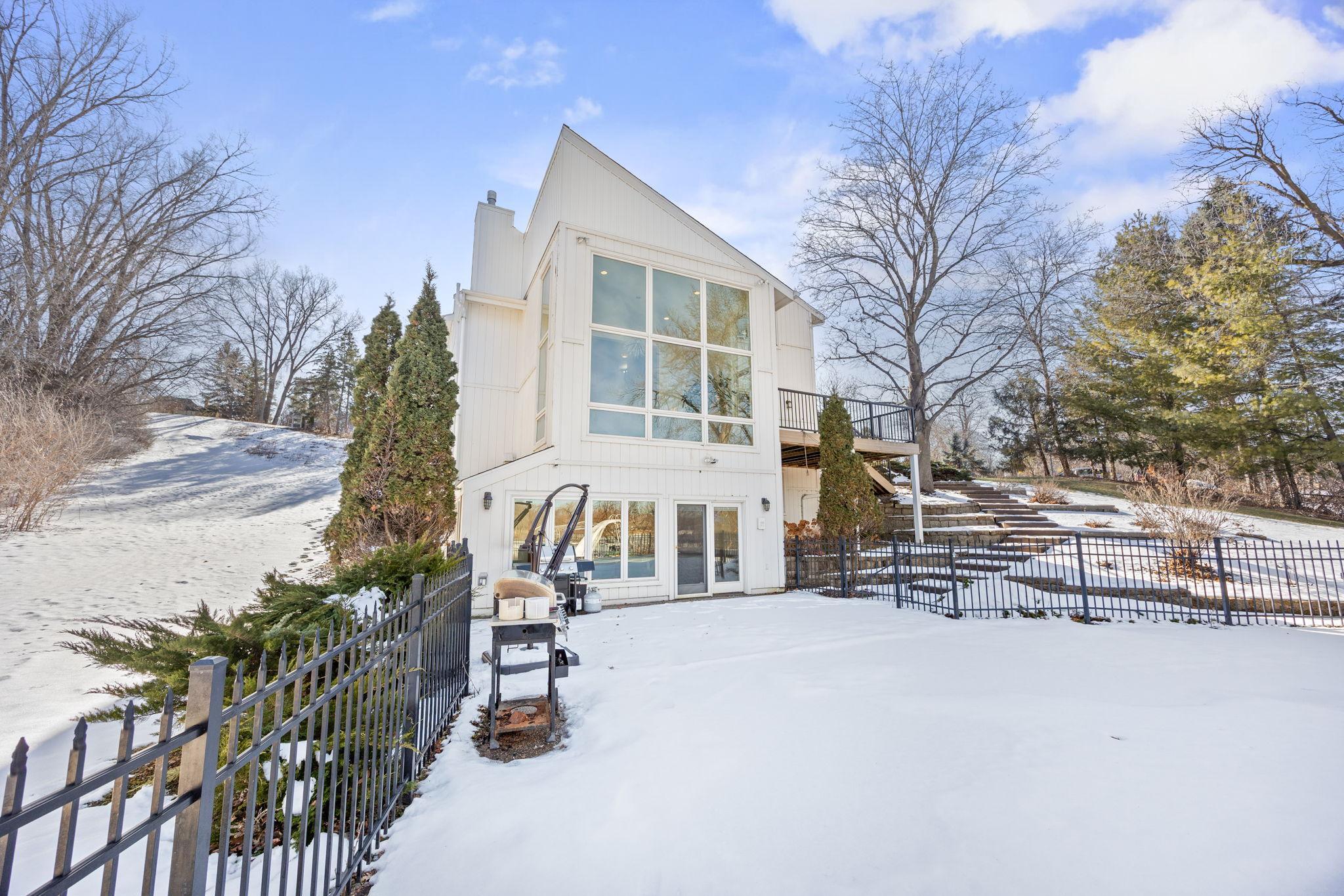 Little Canada, Minnesota, 55117, United States, 5 Bedrooms Bedrooms, ,4 BathroomsBathrooms,Residential,Active,2032077