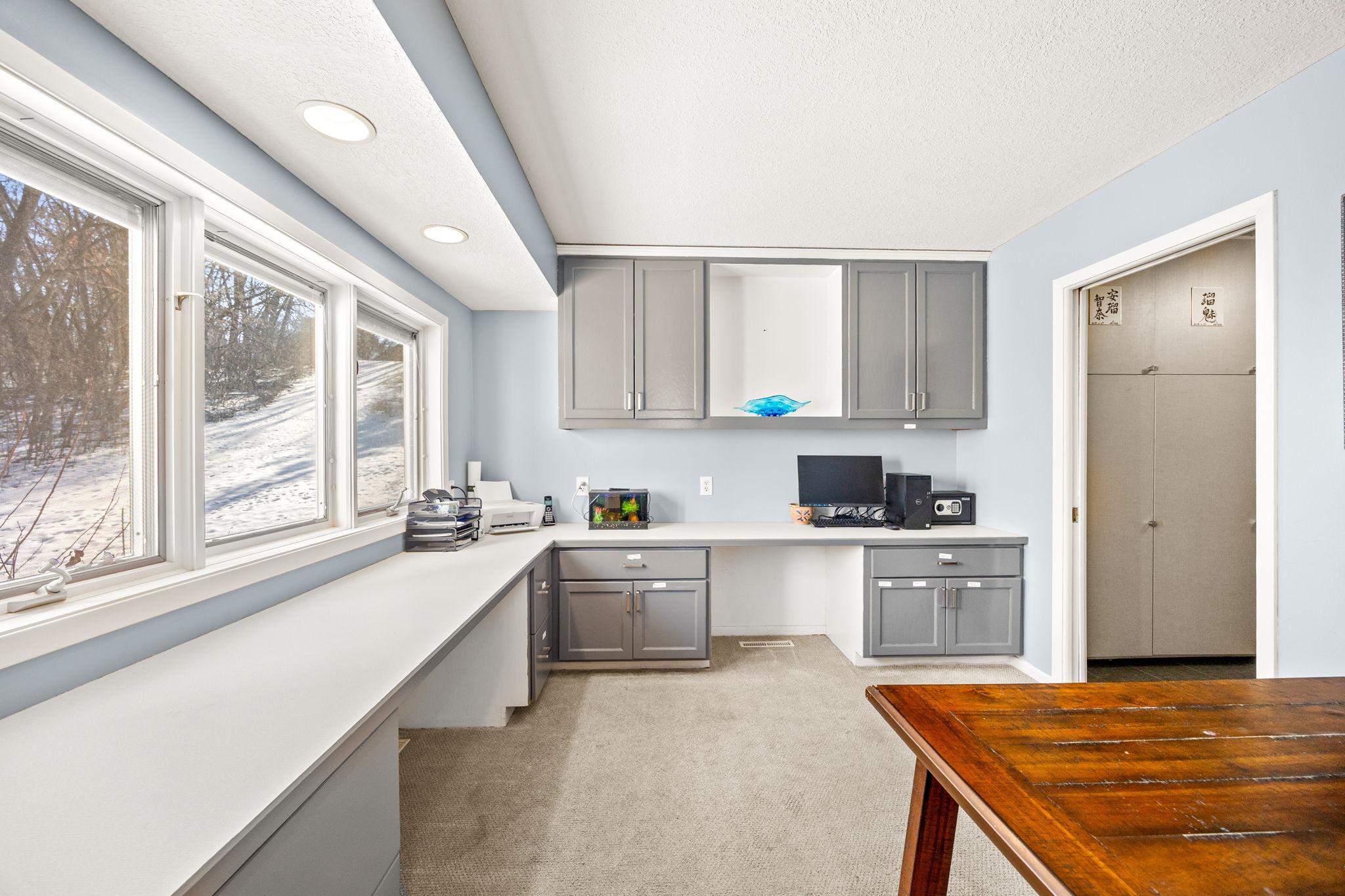 Little Canada, Minnesota, 55117, United States, 5 Bedrooms Bedrooms, ,4 BathroomsBathrooms,Residential,Active,2032077