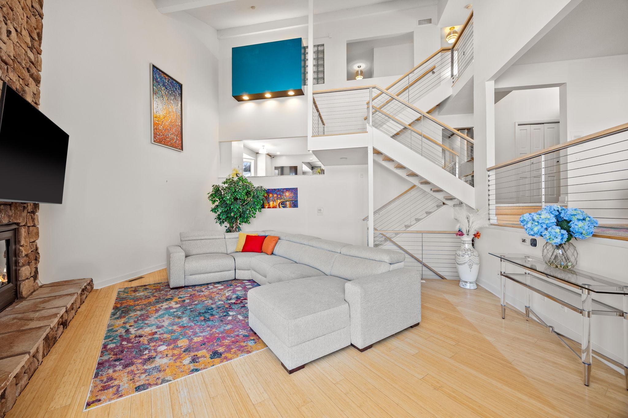 Little Canada, Minnesota, 55117, United States, 5 Bedrooms Bedrooms, ,4 BathroomsBathrooms,Residential,Active,2032077