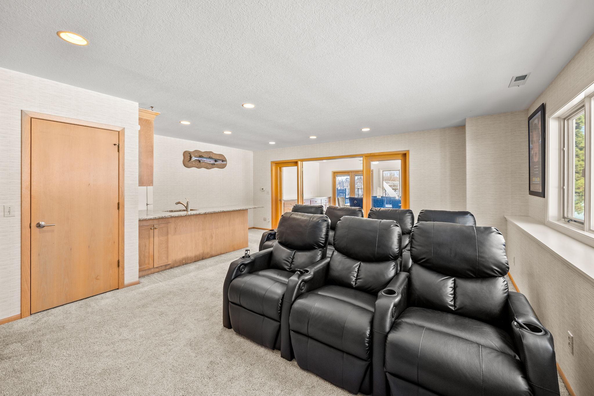 Little Canada, Minnesota, 55117, United States, 5 Bedrooms Bedrooms, ,4 BathroomsBathrooms,Residential,Active,2032077