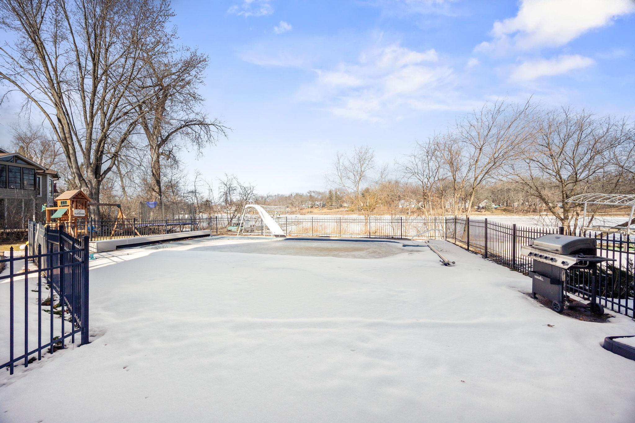 Little Canada, Minnesota, 55117, United States, 5 Bedrooms Bedrooms, ,4 BathroomsBathrooms,Residential,Active,2032077