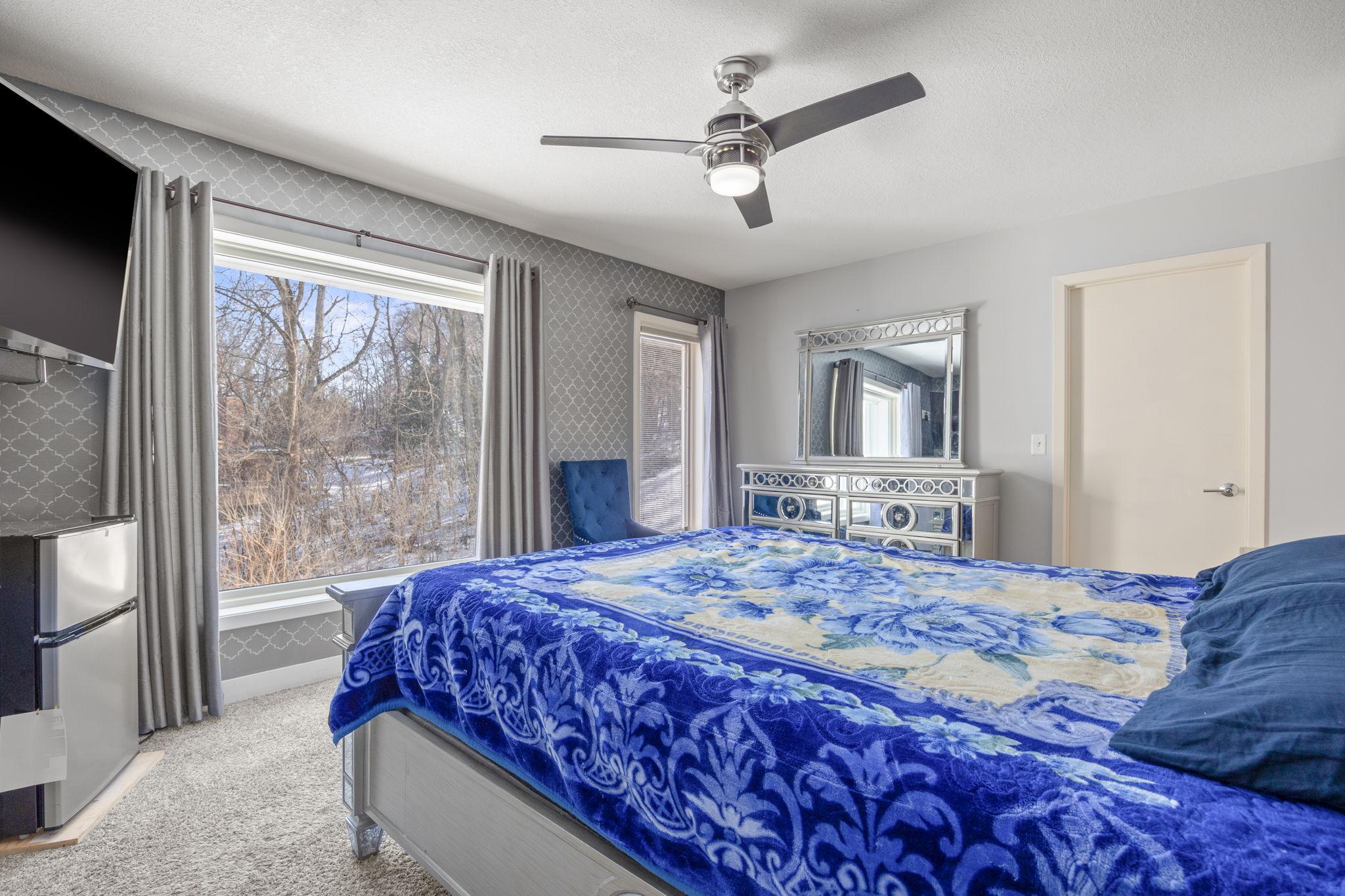 Little Canada, Minnesota, 55117, United States, 5 Bedrooms Bedrooms, ,4 BathroomsBathrooms,Residential,Active,2032077