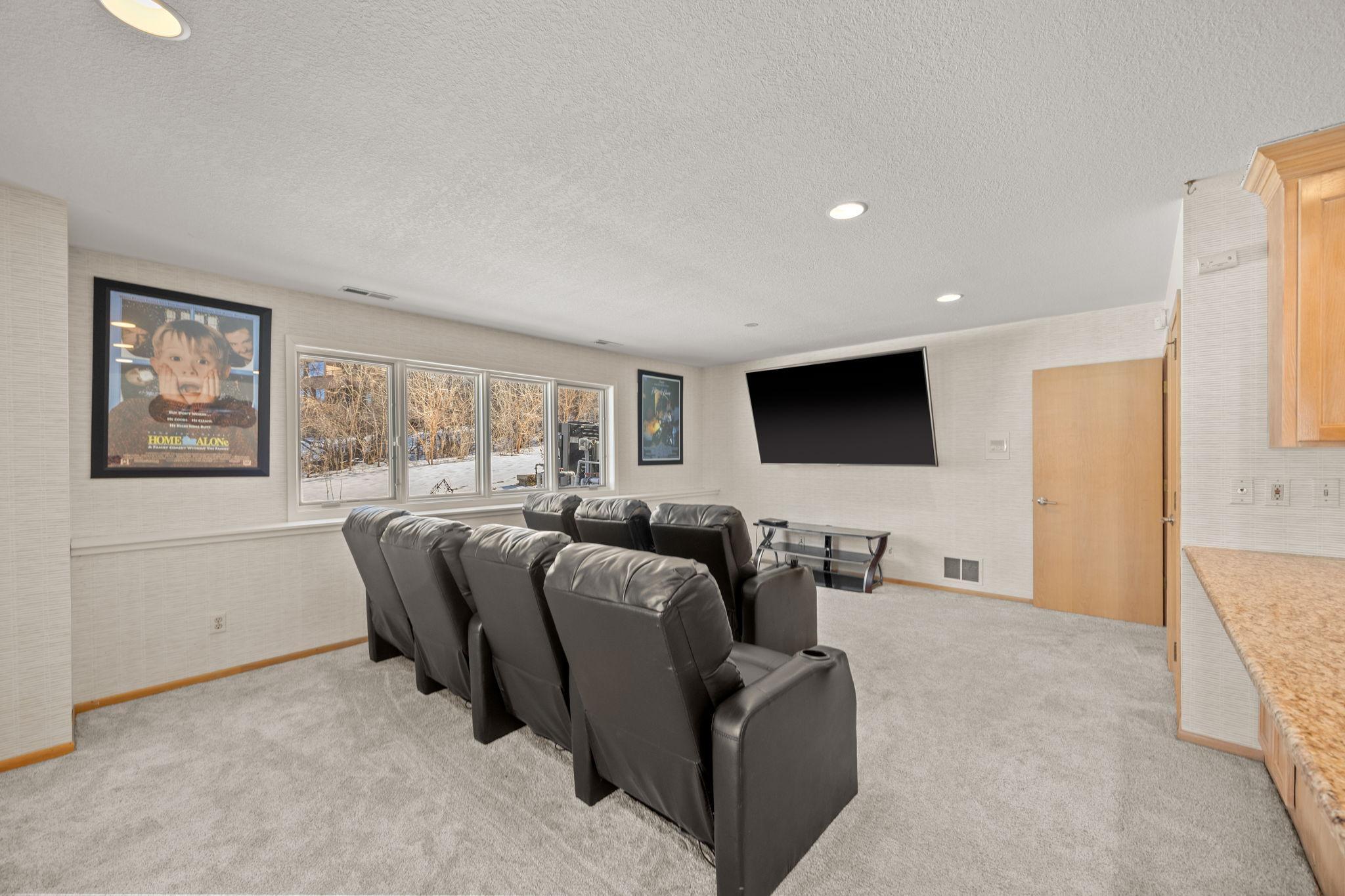Little Canada, Minnesota, 55117, United States, 5 Bedrooms Bedrooms, ,4 BathroomsBathrooms,Residential,Active,2032077