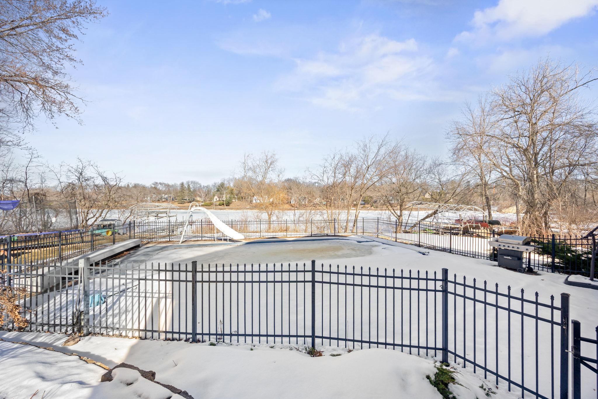 Little Canada, Minnesota, 55117, United States, 5 Bedrooms Bedrooms, ,4 BathroomsBathrooms,Residential,Active,2032077
