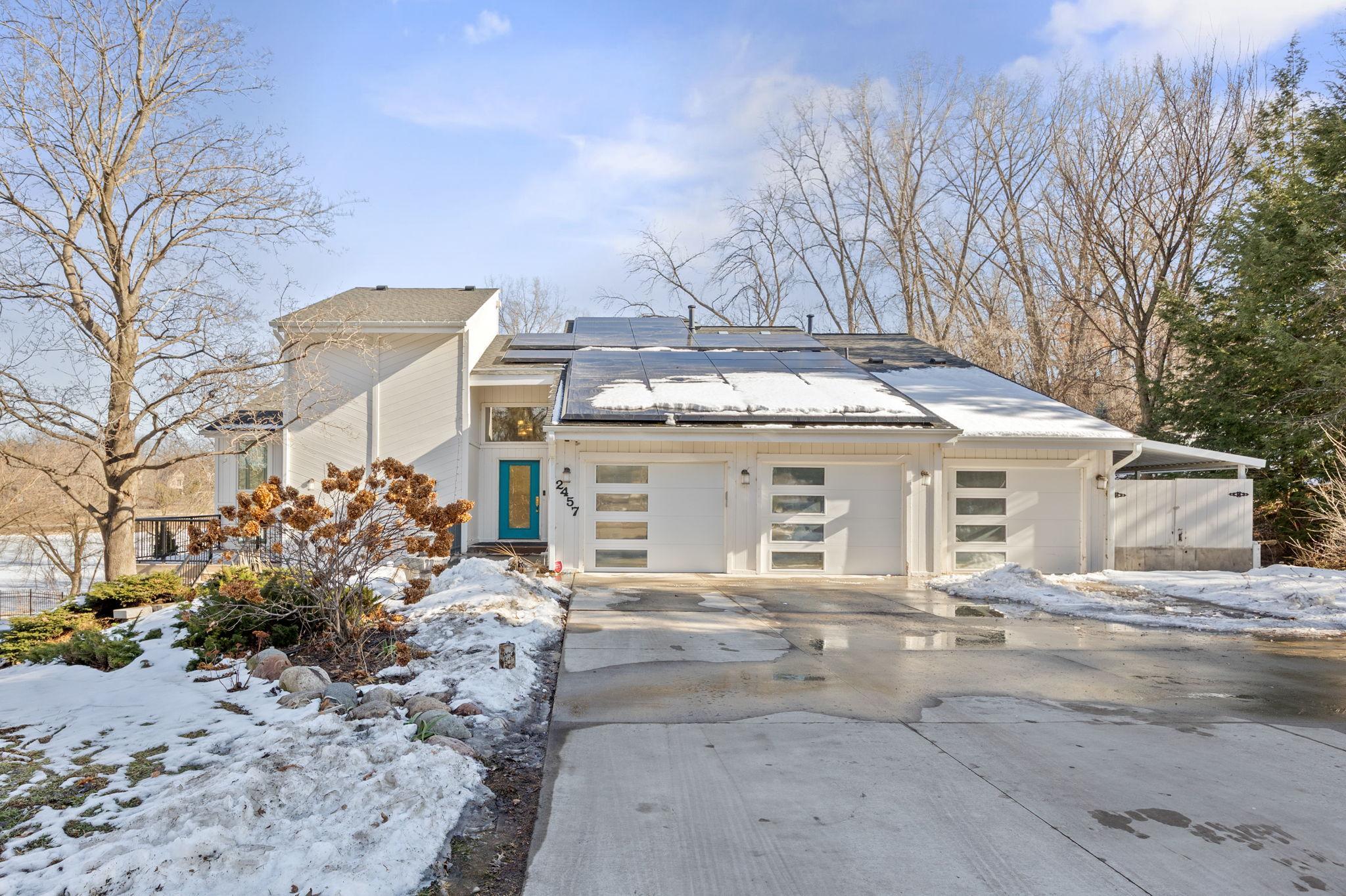 Little Canada, Minnesota, 55117, United States, 5 Bedrooms Bedrooms, ,4 BathroomsBathrooms,Residential,Active,2032077