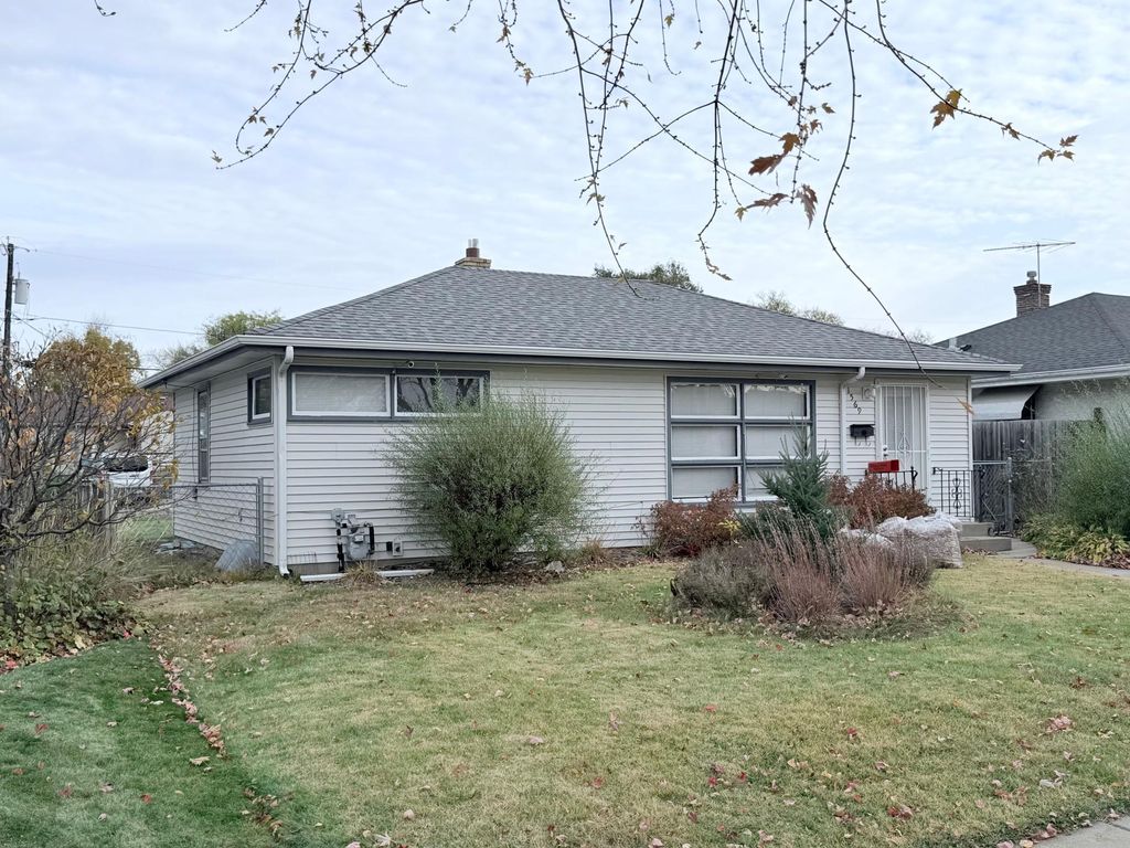 Photo of 1569 Montana Avenue E, Saint Paul, MN 55106 (MLS # 7037011)