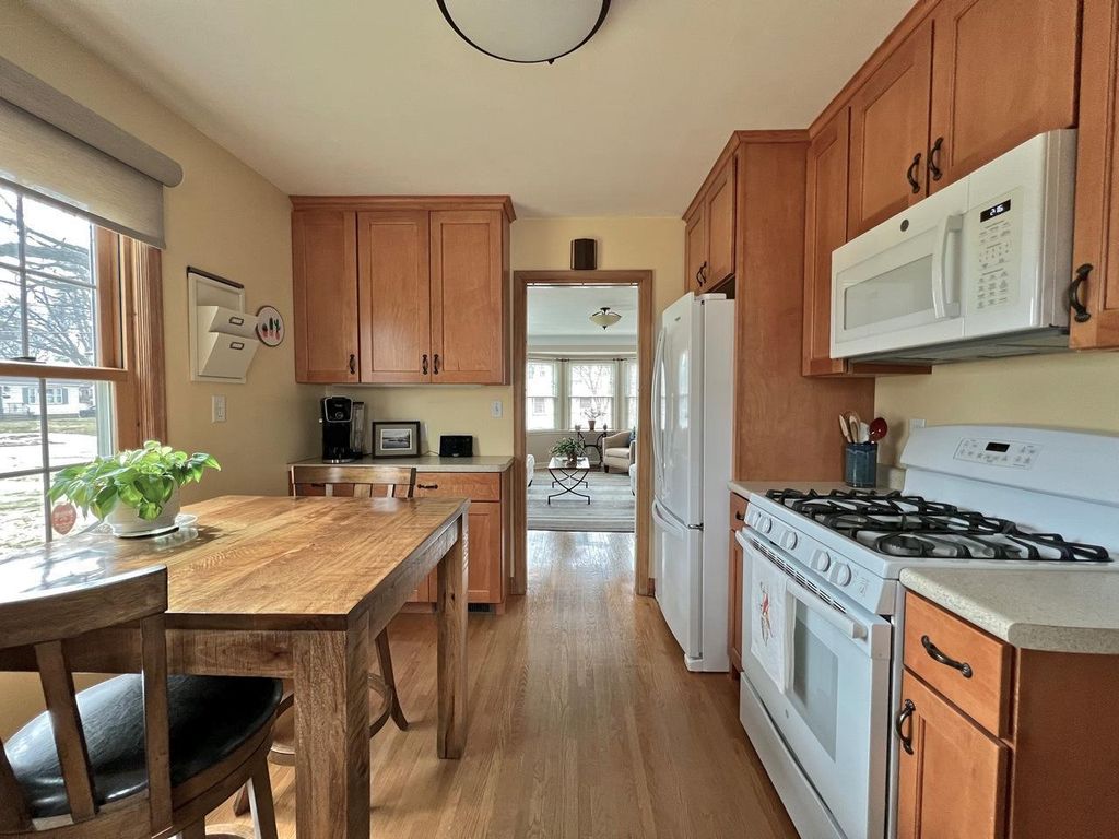 Photo of 891 Nebraska Avenue W, Saint Paul, MN 55117 (MLS # 7043394)