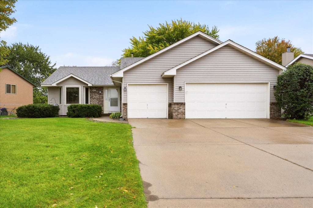 Photo of 9213 Queens Gardens, Brooklyn Park, MN 55443 (MLS # 7158743)