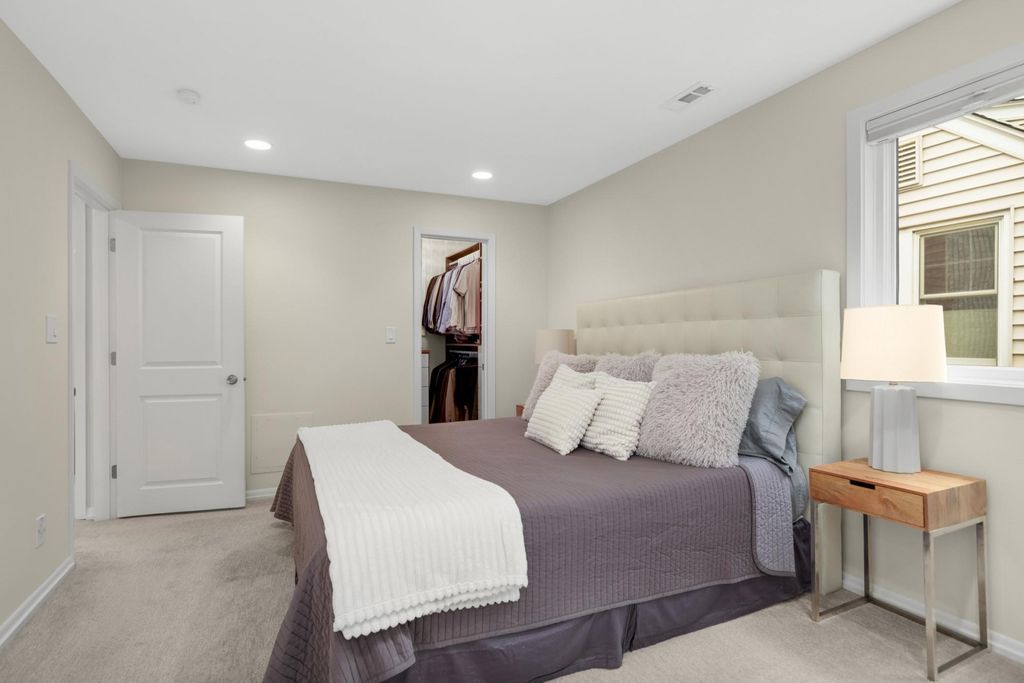 Photo of 1202 Juno Avenue, Saint Paul, MN 55116 (MLS # 7069125)