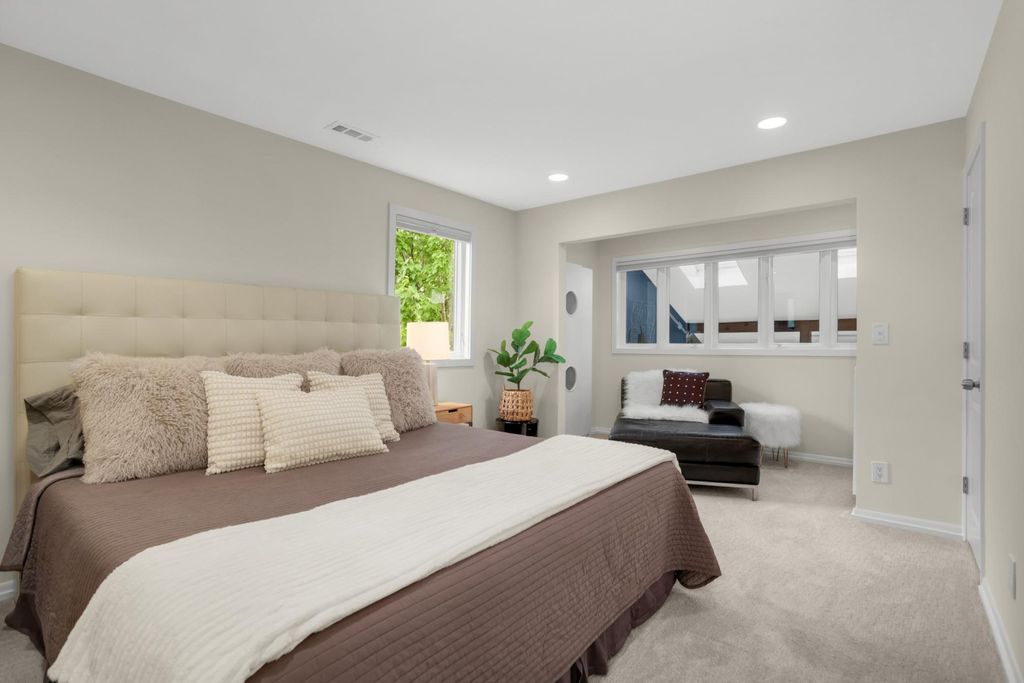 Photo of 1202 Juno Avenue, Saint Paul, MN 55116 (MLS # 7069125)