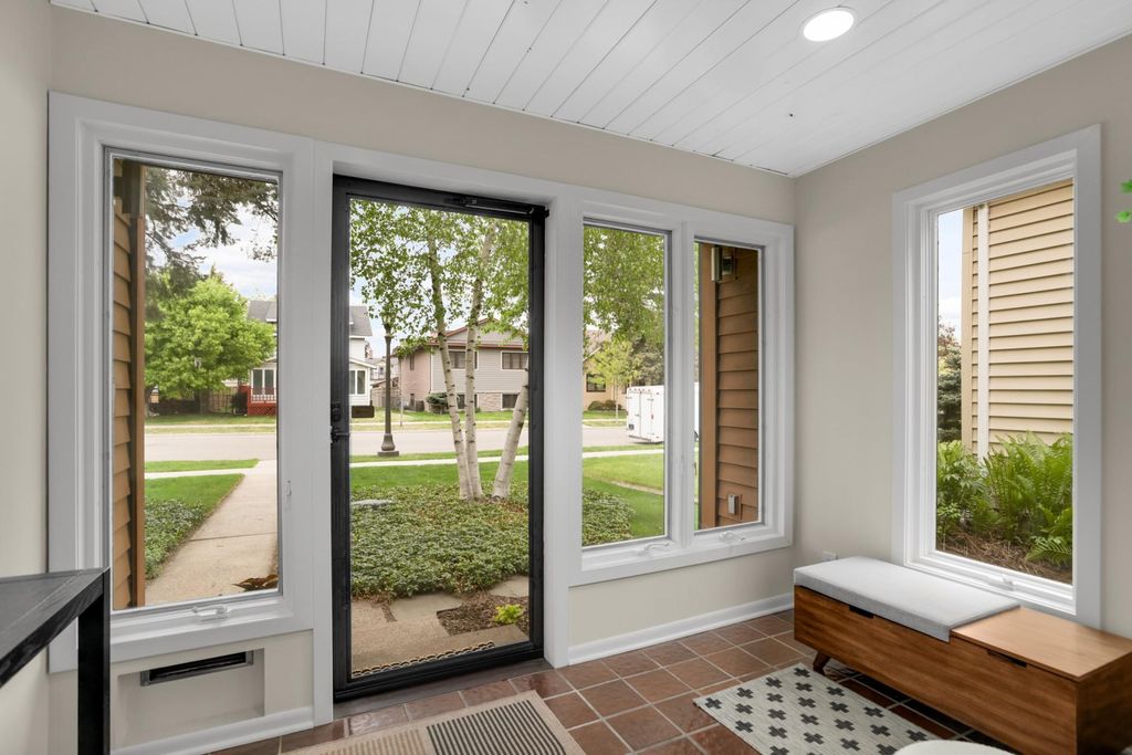 Photo of 1202 Juno Avenue, Saint Paul, MN 55116 (MLS # 7069125)
