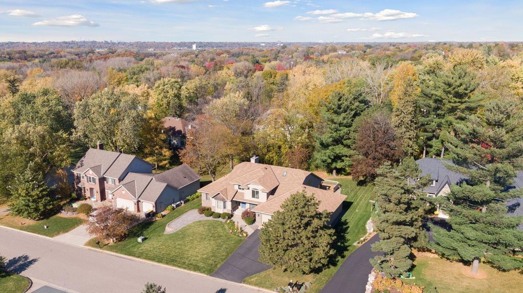 Photo of 703 Wesley Lane, Mendota Heights, MN 55118 (MLS # 6806472)