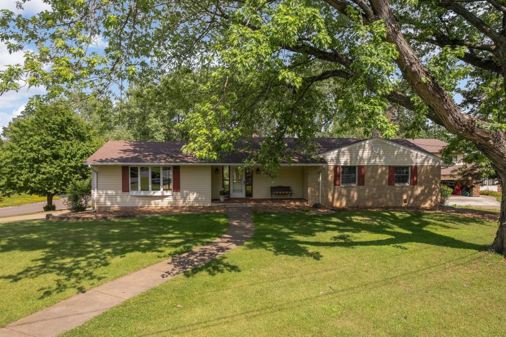 Photo of 2878 Meadowlark Lane, Maplewood, MN 55109 (MLS # 7107247)