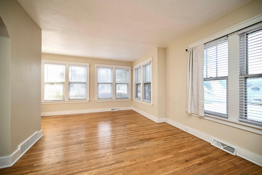 Photo of 610 W Belleview Street, Winona, MN 55987 (MLS # 7159224)