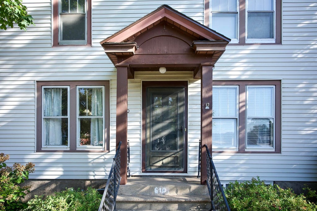 Photo of 610 W Belleview Street, Winona, MN 55987 (MLS # 7159224)
