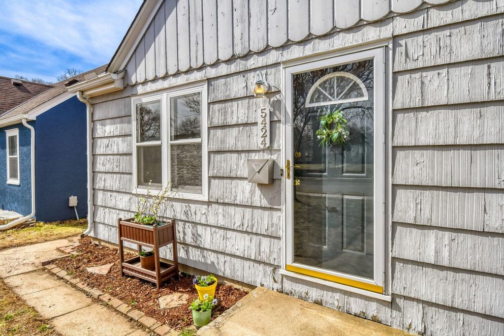 Photo of 5424 30th Avenue S, Minneapolis, MN 55417 (MLS # 7018334)