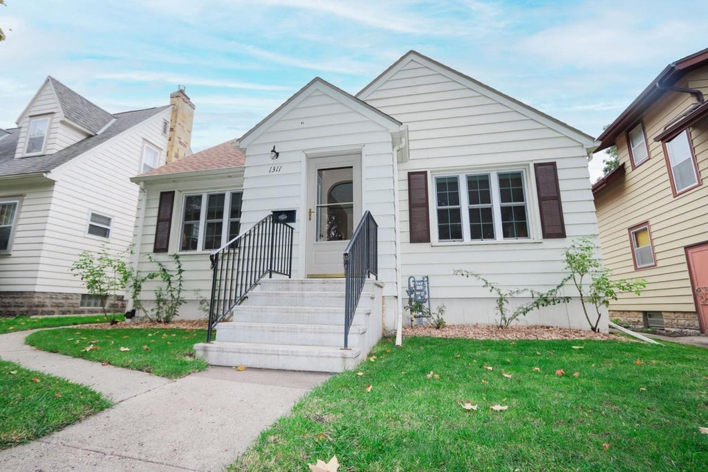 Photo of 1311 N 5th Street, Mankato, MN 56001 (MLS # 7152958)