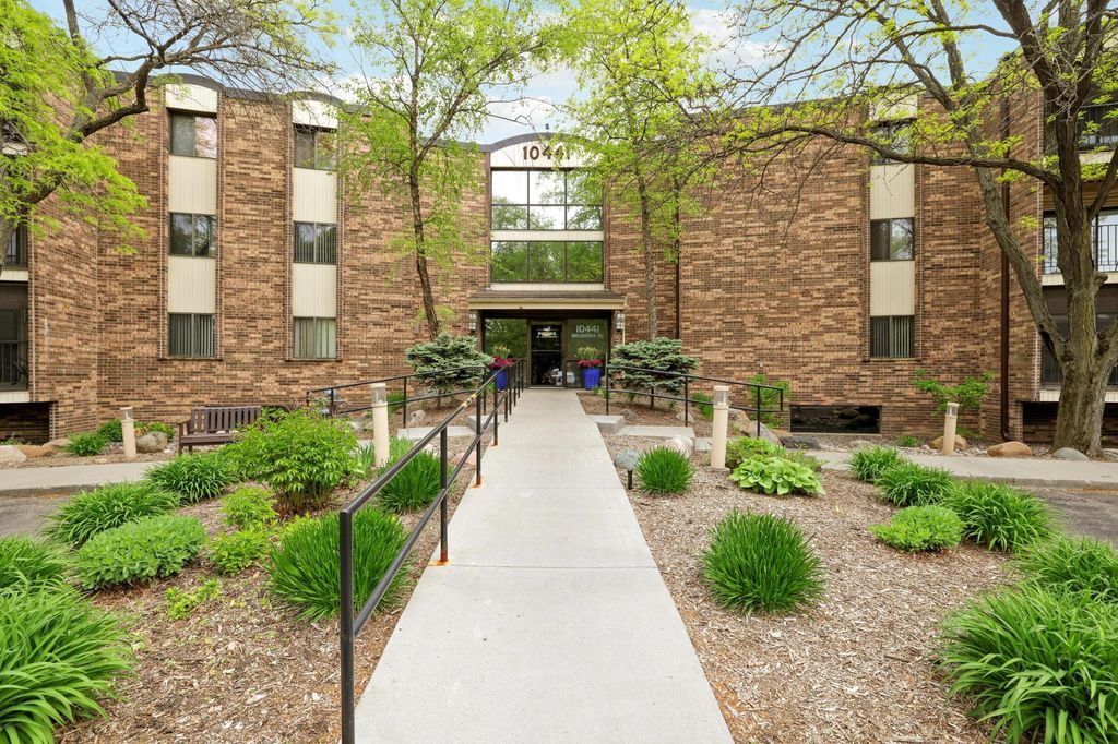 Photo of 10441 Greenbrier Road #311, Minnetonka, MN 55305 (MLS # 7079910)