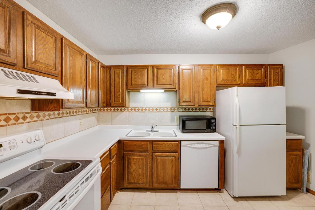 Photo of 10441 Greenbrier Road #311, Minnetonka, MN 55305 (MLS # 7079910)