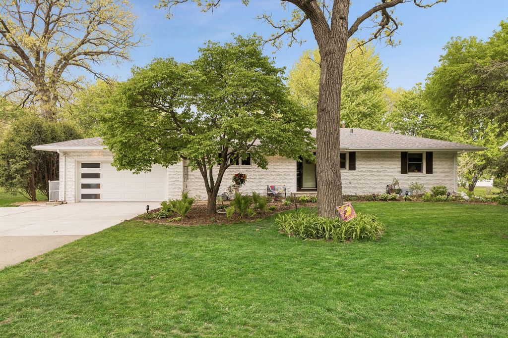Photo of 16300 Highwood Drive, Minnetonka, MN 55345 (MLS # 7031177)