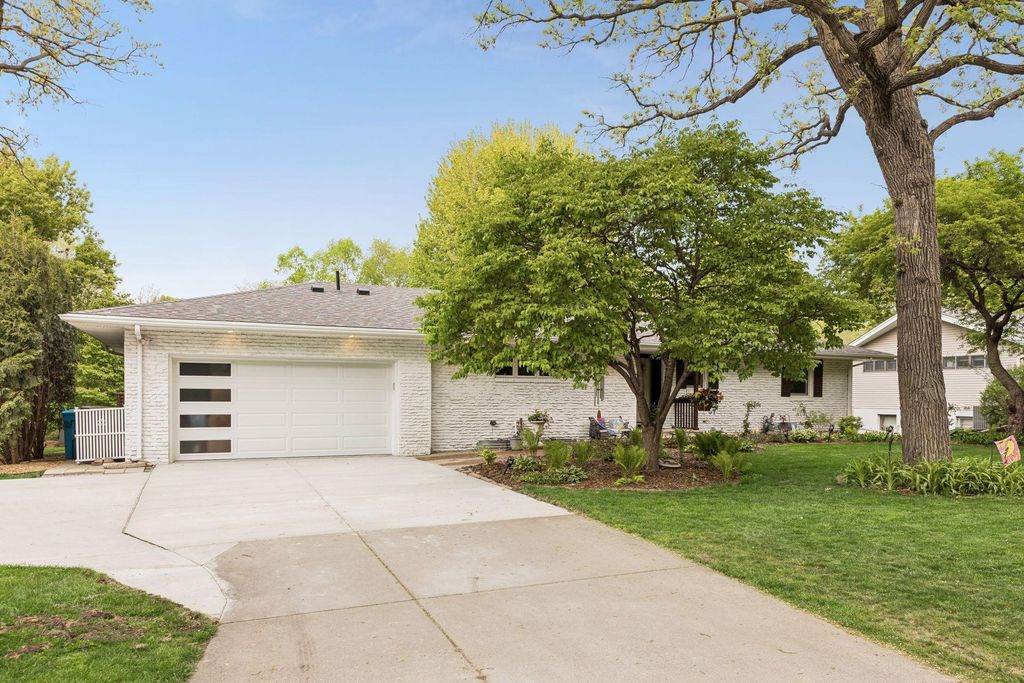 Photo of 16300 Highwood Drive, Minnetonka, MN 55345 (MLS # 7031177)