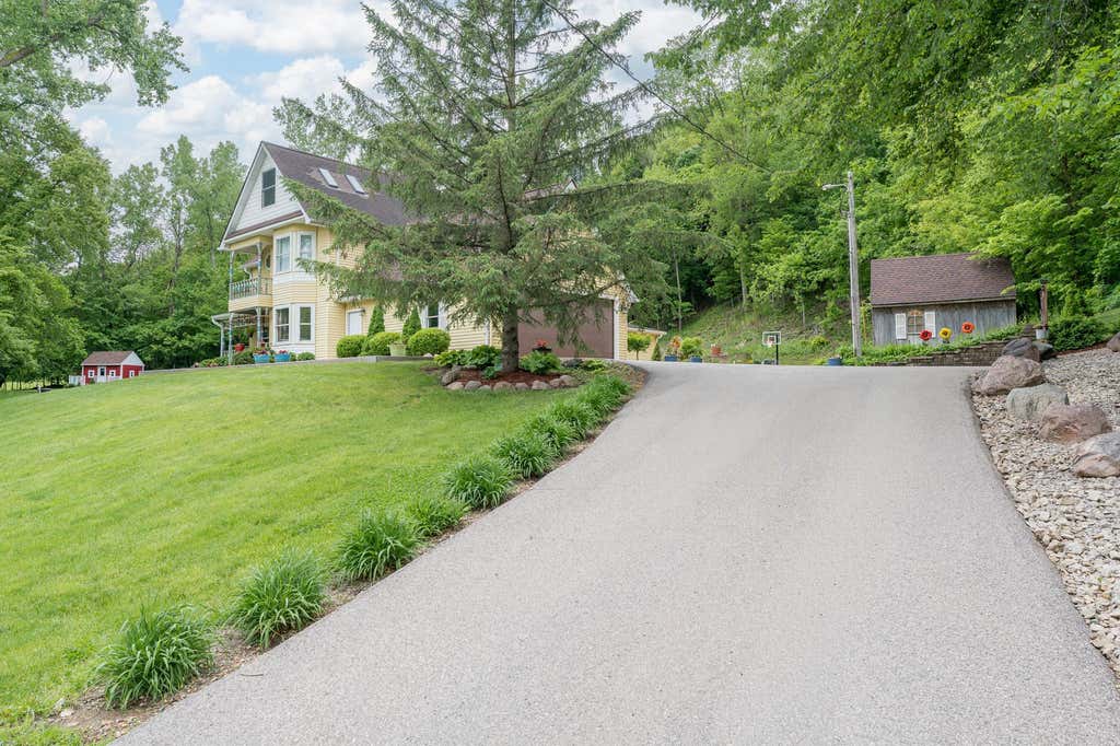 Photo of 48194 Old River Bluff Road, Saint Peter, MN 56082 (MLS # 7111840)