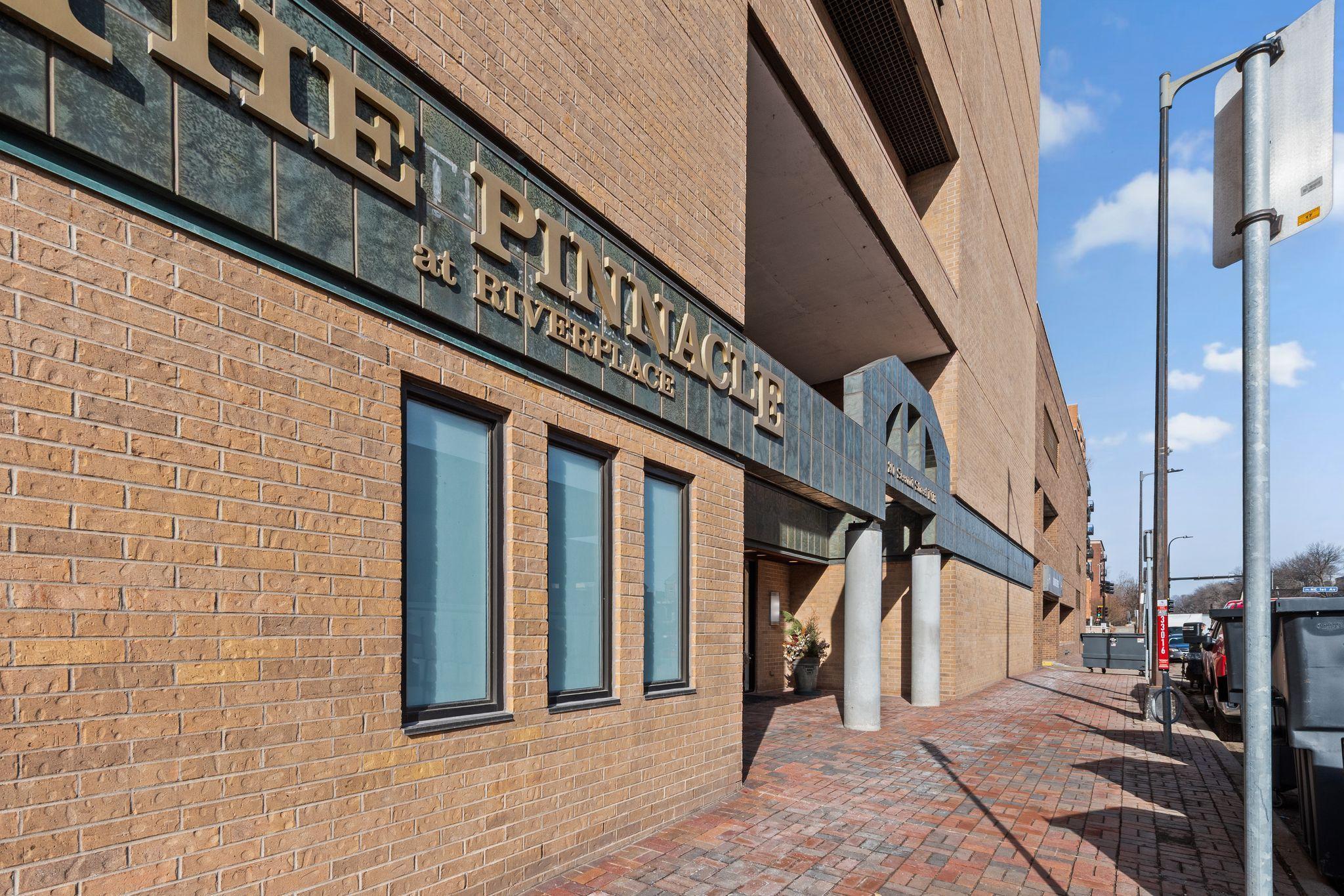 20 2nd Street NE P2302