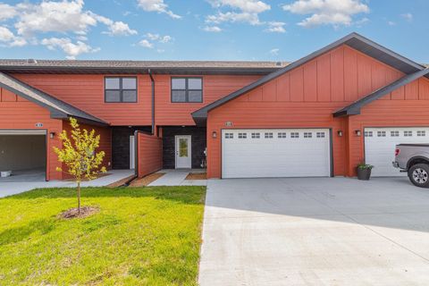 813 Viburnum Street Belle Plaine MN 56011