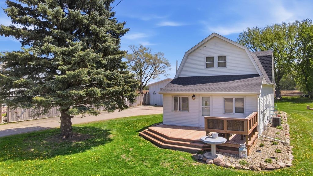 Photo of 27090 540th Avenue, Lansing, MN 55950 (MLS # 7070471)