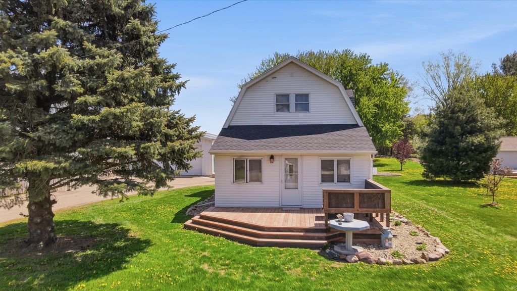 Photo of 27090 540th Avenue, Lansing, MN 55950 (MLS # 7070471)