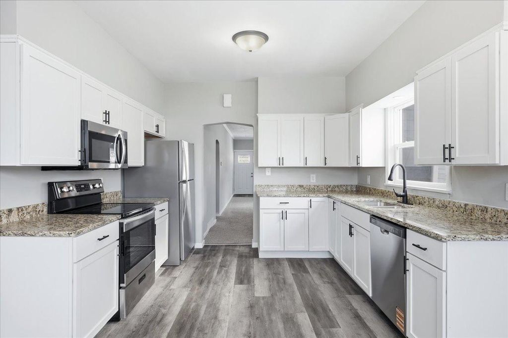 Photo of 1121 2nd Street, Hudson, WI 54016 (MLS # 7013226)