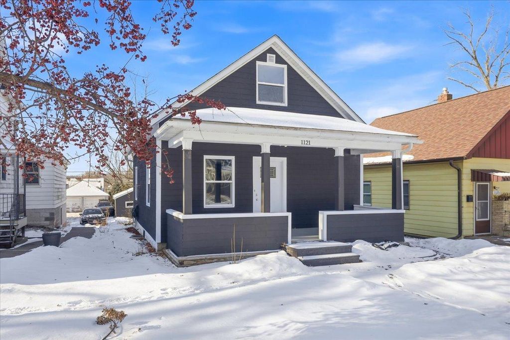 Photo of 1121 2nd Street, Hudson, WI 54016 (MLS # 7013226)