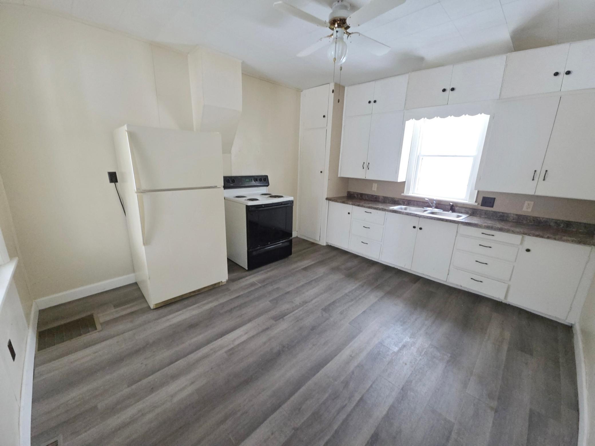 148 Beaulieu Street W