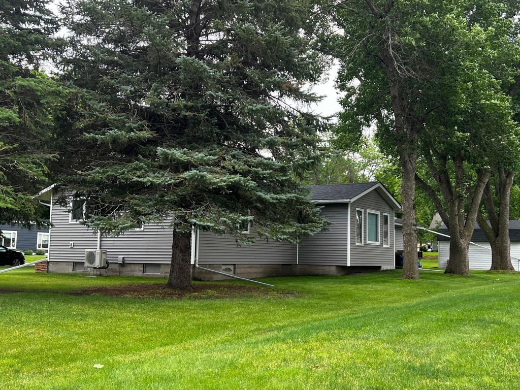 Photo of 618 Memorial Place, Dawson, MN 56232 (MLS # 6569605)
