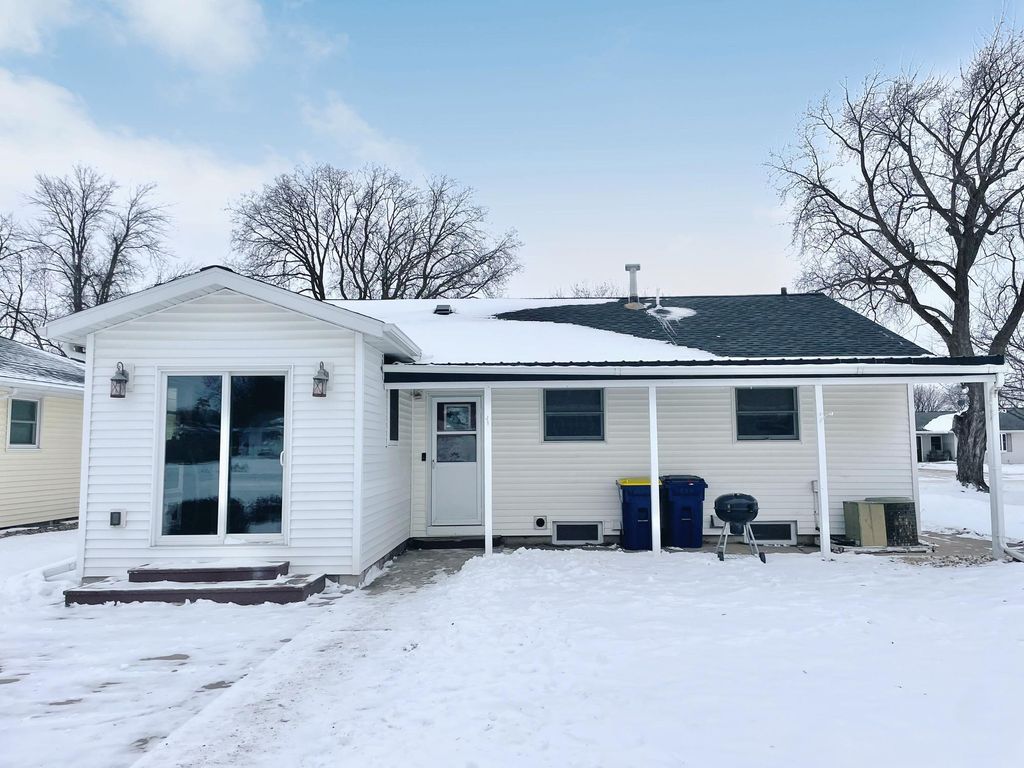 Photo of 519 N Van Buren Avenue, Springfield, MN 56087 (MLS # 6825372)
